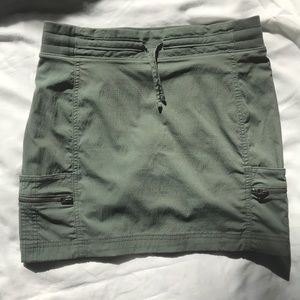 Athleta Trekkie skort